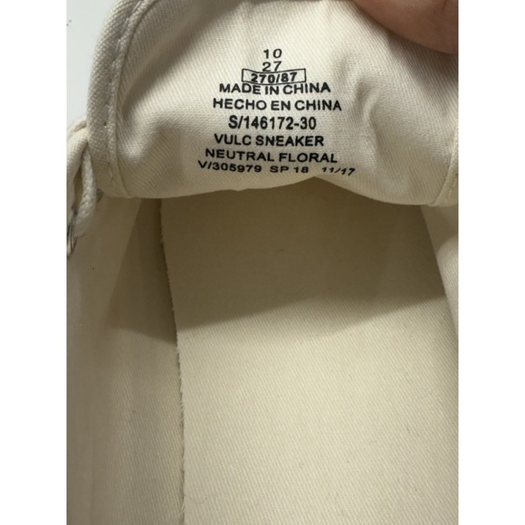 Old Navy Neutral Floral Canvas Vulc Sneakers Women 10 Cream Pink Flowers Lace Up - Picture 7 of 8